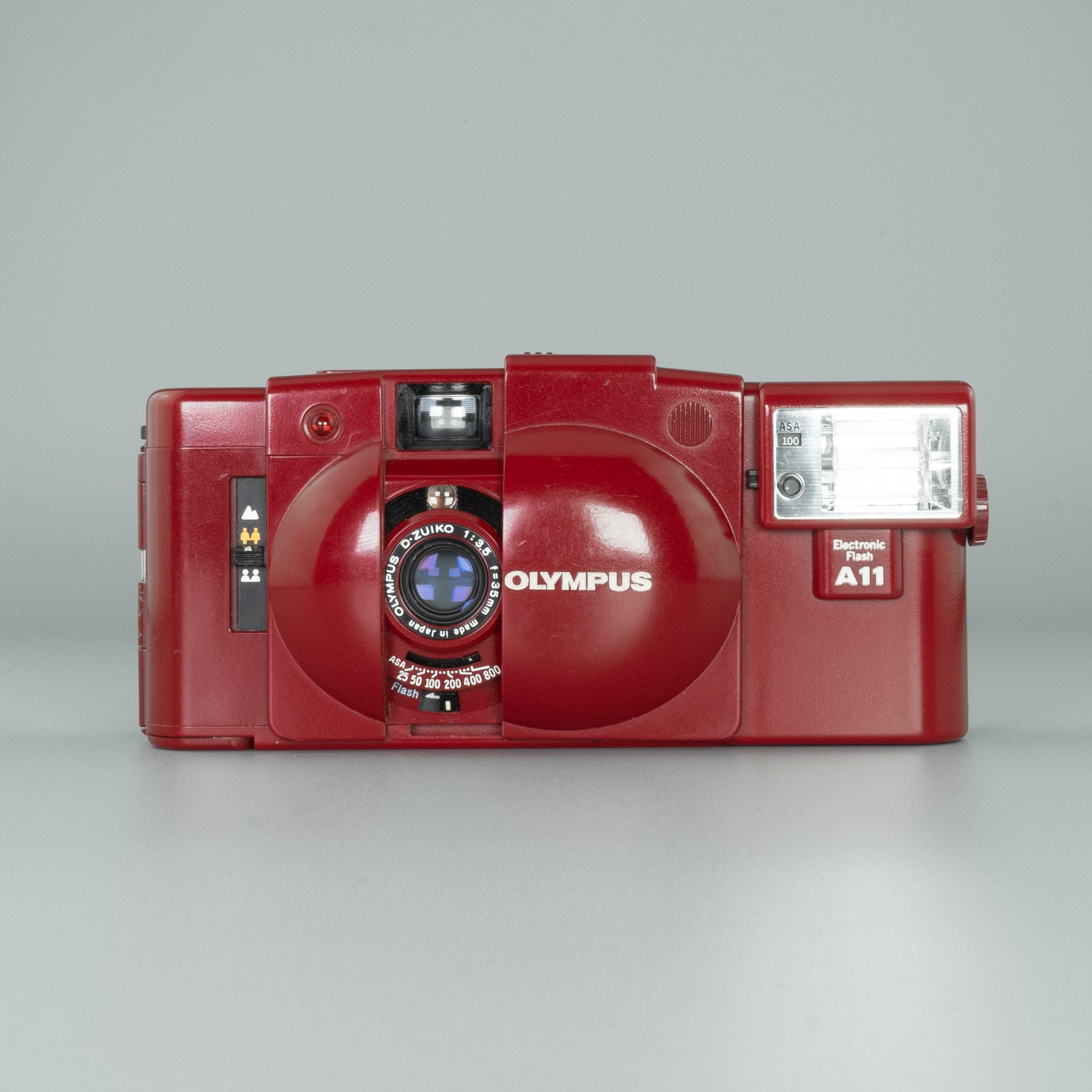 フィルムカメラ Olympus XA2 RED Olympus XA2 Compact 35mm Film Camera Review: You May Not